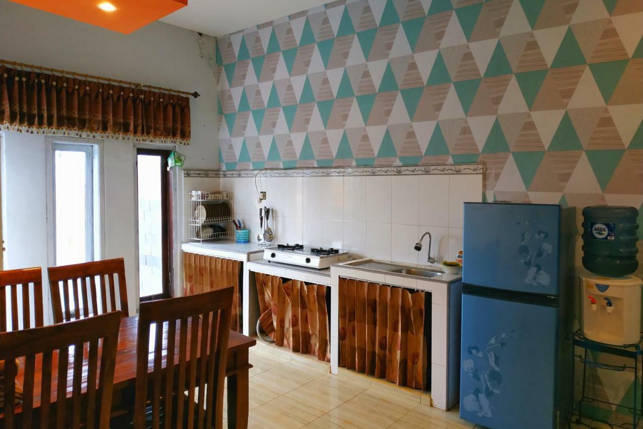 Villa Puncak Pinus And Pool Batu  Exterior foto