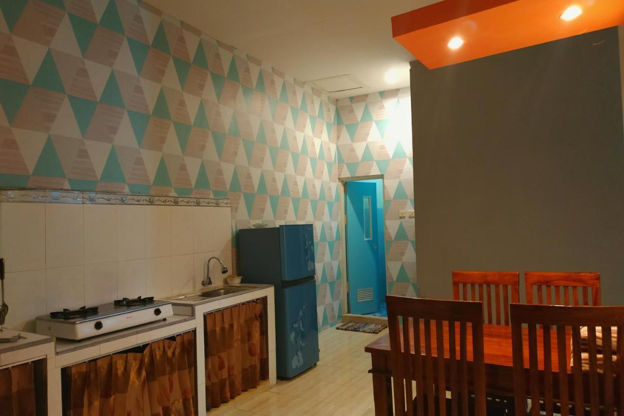 Villa Puncak Pinus And Pool Batu  Exterior foto